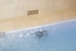Construcción de piscina de obra con contracorriente