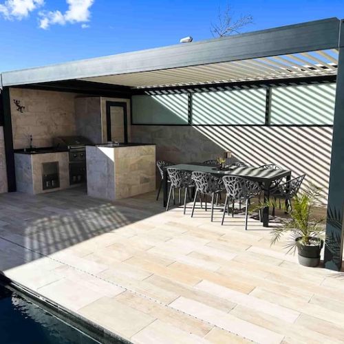 Imprescindibles del jardín junto a la piscina